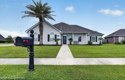 2109 Eva Avenue, Ocean Springs, MS 39564