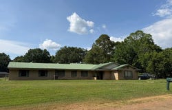 19 N Valley Dr, Texarkana, AR 71854