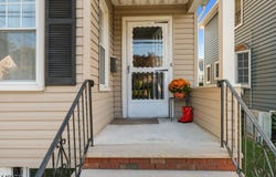 646 E 2ND AVE, Roselle Boro, NJ 07203-1551