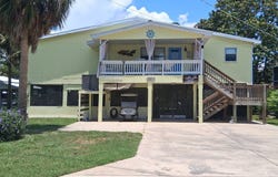 89 236th St, Suwannee, FL 32692