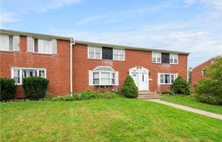 329 Macassar Dr, Baldwin Boro, PA 15236