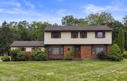 22 Clearview Drive, Tinton Falls, NJ 07724