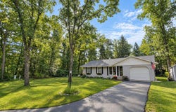 6891 Elmwood, Indian River, MI 49749