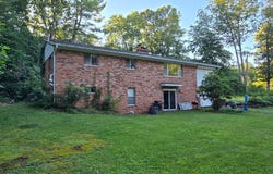 6301 LEEDS MANOR, MARSHALL, VA 20115