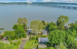 8 Edgewater Lane, Nyack, NY 10960