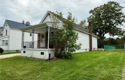 38 Regent Street, Campbell, OH 44405