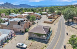 202 State Road RD 075, Dixon, NM 87527