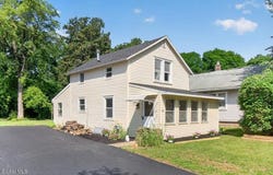 32 Dorlyn Road, Albany, NY 12205