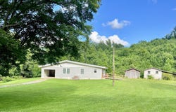 2750 Buffalo Rd, Oneida, TN 37841