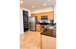 2264 E HUNTINGTON Drive, Phoenix, AZ 85040
