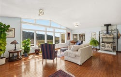 20 Walker Rd, Jefferson Twp, PA 15021