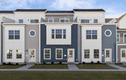 453 Harbor Lane, Lorain, OH 44052