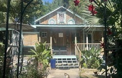 143 4th St, Apalachicola, FL 32320