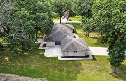 2711 Edgewood Drive, Dyer, IN 46311