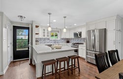 80 Chestnut Hills, New Hartford, NY 13413