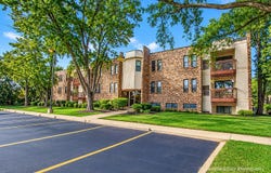 2212 Country Club Drive, Woodridge, IL 60517