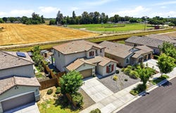 470 Daphne Lane, Lemoore, CA 93245