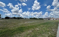 1204 SE 9th Court, Cape Coral, FL 33990