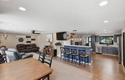 2220 MAINE Ct, NorthBend, OR 97459