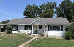 820 2nd Street, Cabool, MO 65689