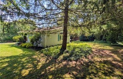11650 Chestnutdale Road, Chardon, OH 44024