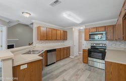 220 El Grande Lane, Lenoir City, TN 37771