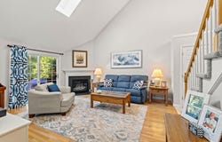 7 Nature View Dr, Uxbridge, MA 01569