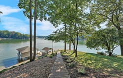 320 Halespoint, Moneta, VA 24121