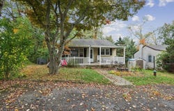 8 Center St, Hopatcong Boro, NJ 07874-2321