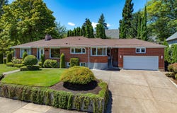 2196 OLIVE St, Eugene, OR 97405