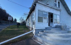 2855 Aqueduct Road, Schenectady, NY 12309