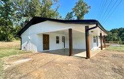 104 Golf Course Road, Kosciusko, MS 39090