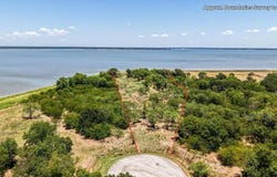 8424 Edgewater Dr, Kemp, TX 75143