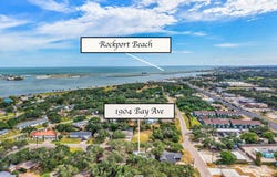 1904 Bay Ave, ROCKPORT, TX 78382