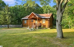 2085 E Mannsiding Road, Harrison, MI 48625