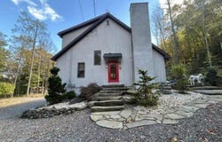 57 Fox Lane, Harveys Lake, PA 18618