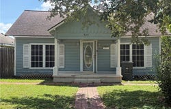 948 N Wright Street, Alice, TX 78332
