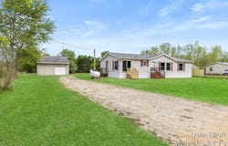 9203 S Castle Road, Sheridan, MI 48884