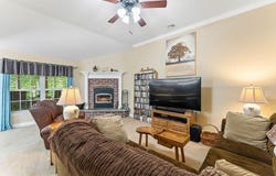 7221 E State Highway 90, Pineville, MO 64856