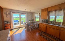 716 5th Avenue, Ackley, IA 50601