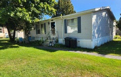 28 Pinehill MHP Road, Berwick, ME 03901