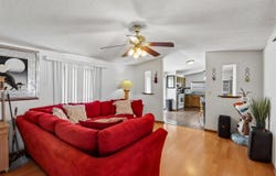 10 Erobi Ln, IowaCity, IA 52240