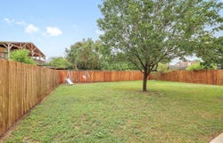 335 Mistletoe Ln, Kyle, TX 78640