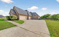 200 Eagle Pass, Royse City, TX 75189