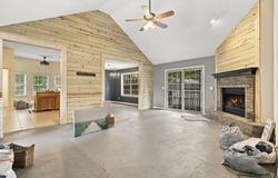 809 S 14th Avenue, Ozark, MO 65721