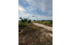 3114 Post Oak Road, Goliad, TX 77963