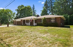 101 Lorian Drive, Syracuse, NY 13212