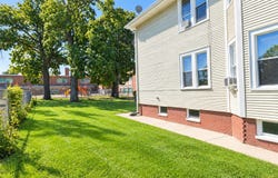 525 SOUTH Avenue, Waukegan, IL 60085