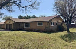 1518 Poplar St, Nash, OK 73761