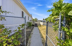 255 NW Golden Hils, Pullman, WA 99163